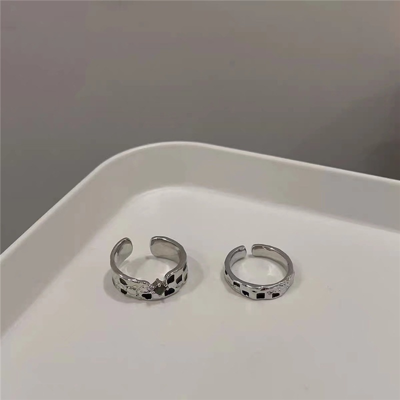 Aksesoris Cincin Couple Pembukaan Papan Catur Versi Korea Kepribadian Sederhana