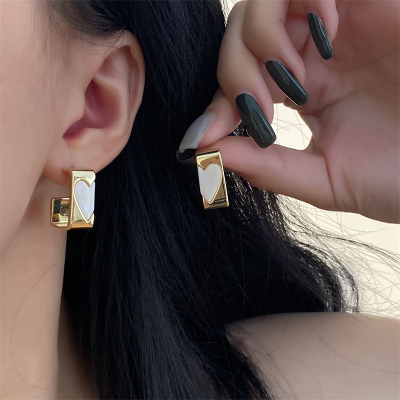 Anting Cinta Geometris Aksesoris Temperamen Fashion Mewah Ringan Tinggi