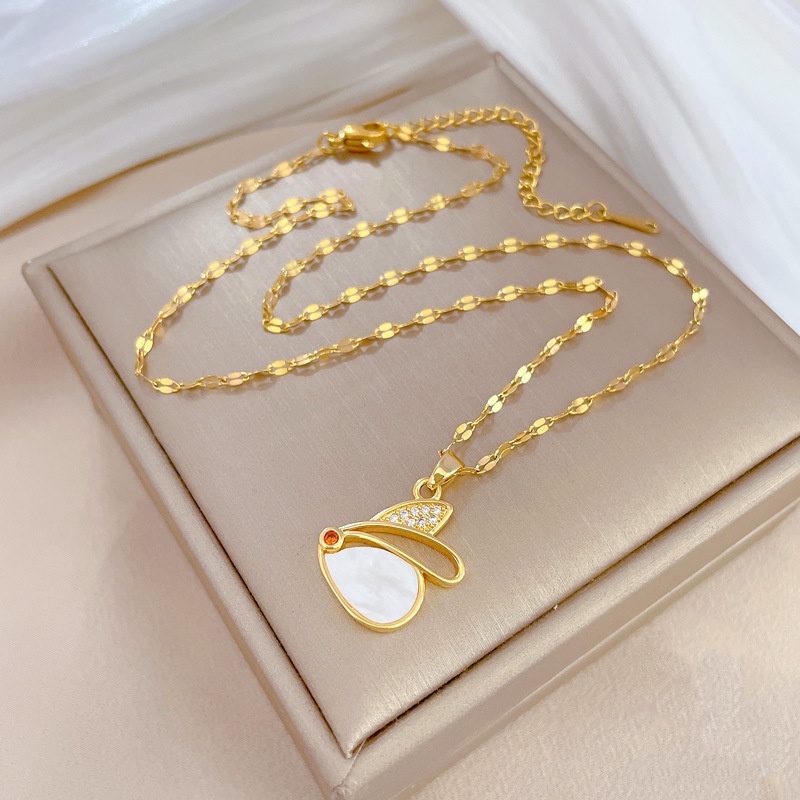 Xiaoboacc Baja Titanium Wanita Temperamen Emas Kelinci Klavikula Rantai Kalung Perhiasan