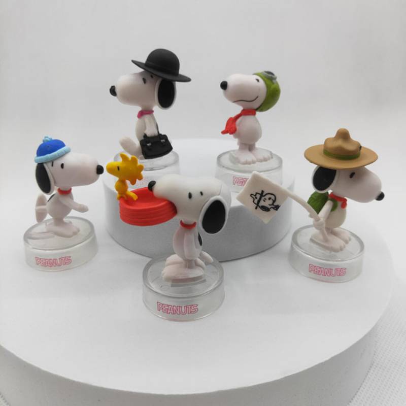 Set 5pcs Figure Snoopy Pvc Untuk Hiasan Meja Dan Susun Model Lucu Dan Warna Warni