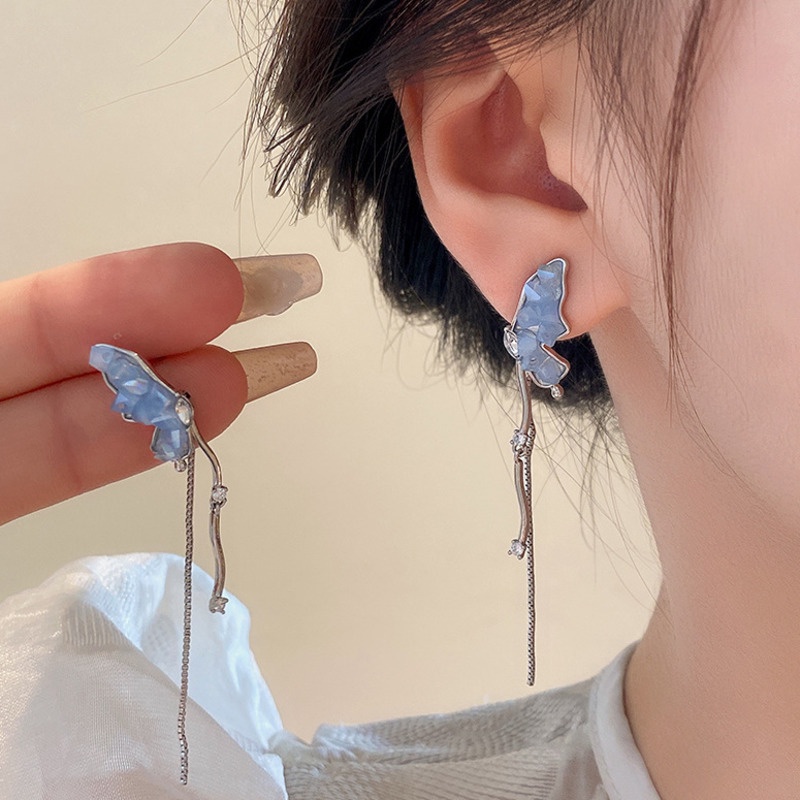 Anting Rumbai Kupu-Kupu Kristal Fashion Kepribadian Kreatif Cahaya Aksesoris Telinga Mewah