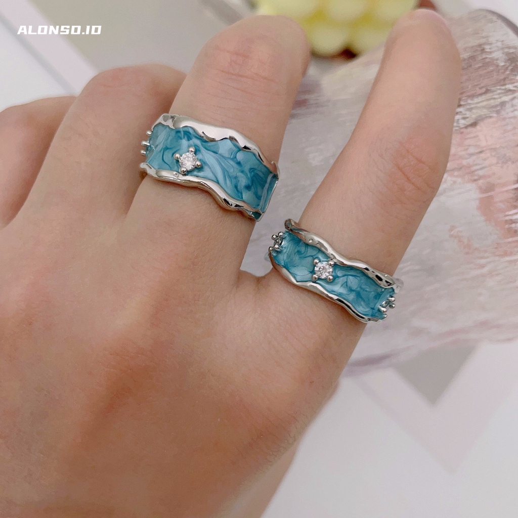 Cincin Pasangan Bertatahkan Berlian Biru Aksesoris Kepribadian Sederhana