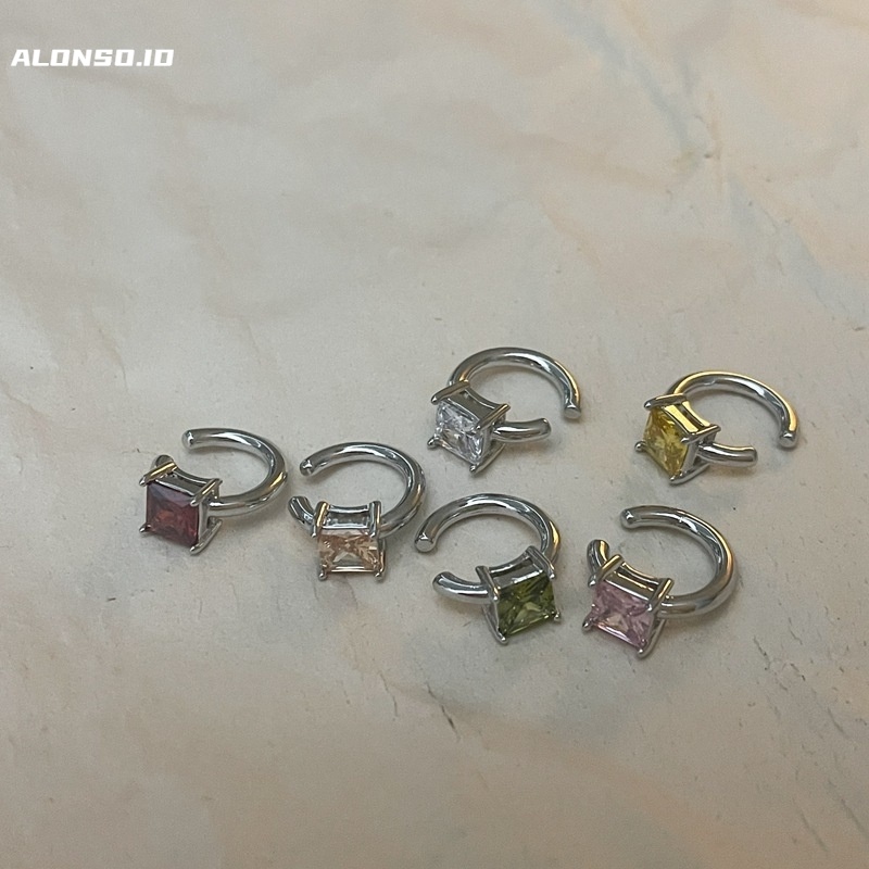 Anting Klip Telinga Zirkon Geometris Aksesoris Tren Mewah Ringan Simple