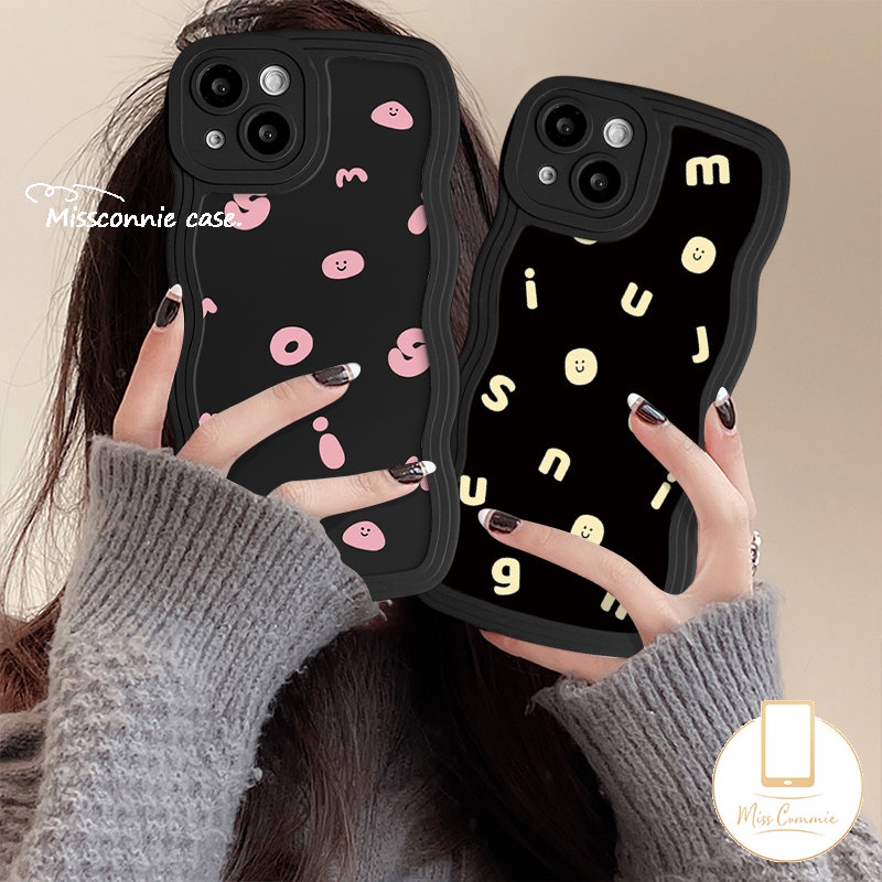 Casing Untuk Realme C55 C12 C53 C15 C25Y C11 C21Y C33 C35 C20 5 10 9i 6i 8Pro 7 9 Pro+ 7i 8 5s 8i 5i C25 C30 C25s C3 C2 C17 C20A Simple Kartun Alphabet Smile Couple Wavy Edge Sarung