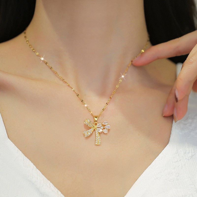 Xiaoboacc Kalung Titanium Steel Micro Inlay Zircon Butterfly Untuk Wanita Tren Ikatan Simpul Berlian Penuh Rantai Klavikula