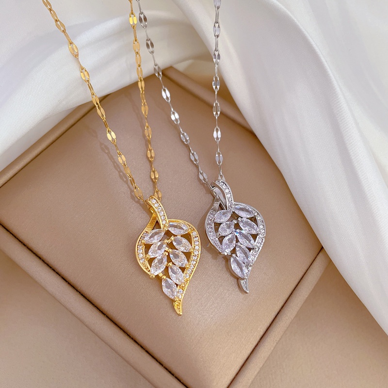 Xiaoboacc Kalung Rantai Klavikula Berlian Gaya Istana Titanium Steel Fashion Korea Untuk Wanita