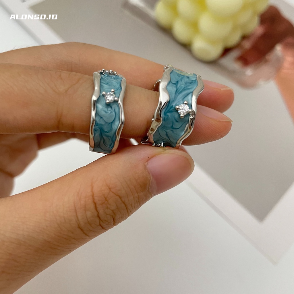 Cincin Pasangan Bertatahkan Berlian Biru Aksesoris Kepribadian Sederhana