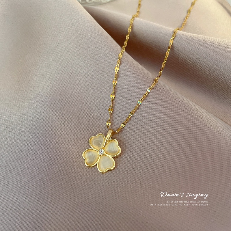 Xiaoboacc Kalung Clover Empat Daun Baja Titanium Untuk Wanita Fashion Opal Collar Chain Necklaces