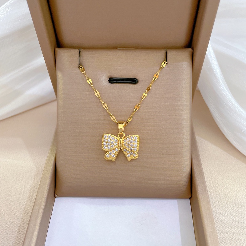 Xiaoboacc Titanium Steel Emas Dan Sivler Chocker Rantai Kalung Wanita Perempuan Cantik Bertatahkan Berlian Kupu-Kupu Klavikula Necklace