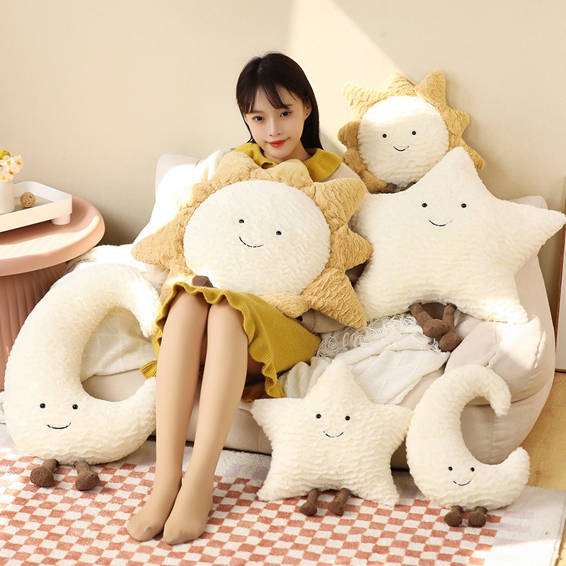 Plushie Bentuk Matahari, Bulan, Dan Bintang Cosy Dan Lucu Untuk Anak Muda Dewasa