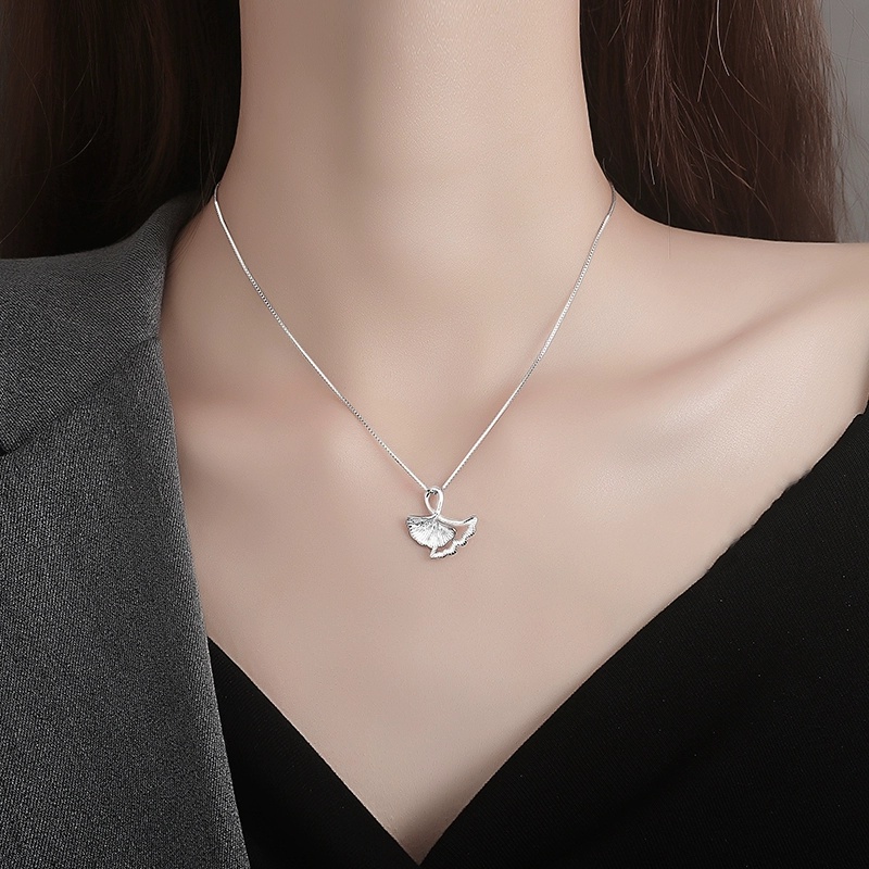 Magic789 Simple Fashion Silver Ginkgo Leaf Clavicle Chain Necklace for Women Girls