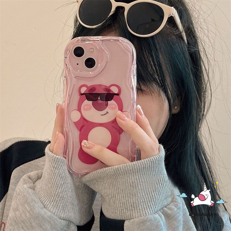 IPHONE Casing Ponsel Kartun Lucu Manyo Strawberry Bear Kompatibel Untuk Iphone11 14 12 13 Pro Max 7Plus XR X7 8 6s 6 Plus XS Max SE 2020 Shockproof Soft Glossy 3D Wavy Curved Edge Cover