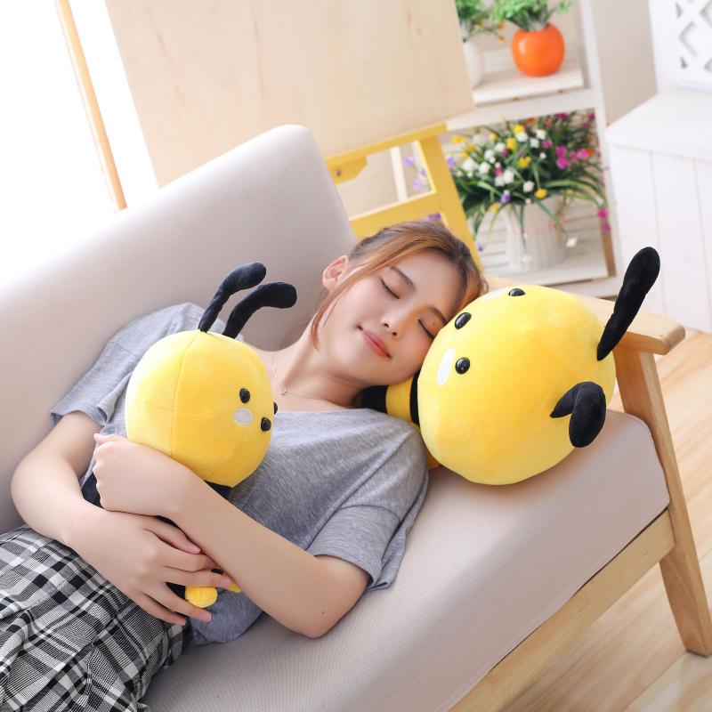 Buzzing Around With Lovely Bee Plush Toy Ini Pendamping Yang Bagus Untuk Anak-Anak Mudah Dibersihkan Dan Terawat