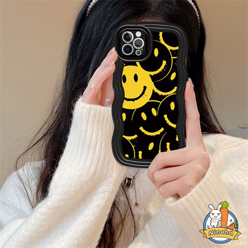 IPHONE Casing Kompatibel Untuk Iphone14 13 12 11 Pro Max X Xr Xs Max8 7 6 6s Plus SE 2020 Ins Fashion Simple Lucu Smiley Wavy Edge Phone Case Shockproof Matte Silikon Lembut Tpu Penutup Belakang