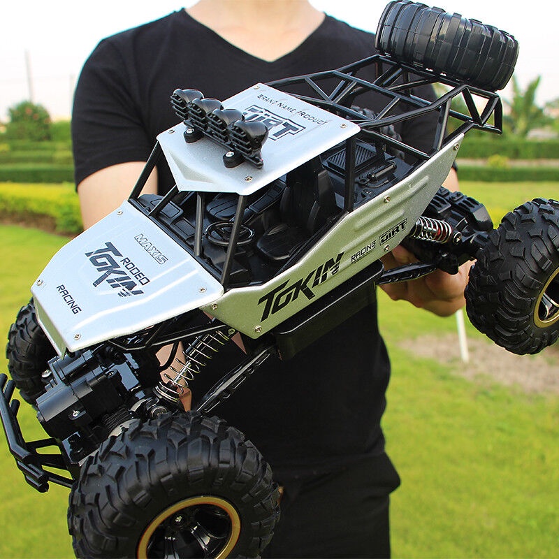 1/12 Mobil RC 4WD Remote Control Kendaraan Kecepatan Tinggi 2.4Ghz Off-Road Hadiah Mainan Anak