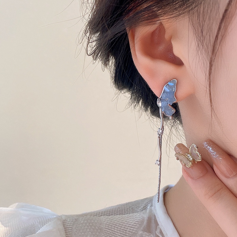 Anting Rumbai Kupu-Kupu Kristal Fashion Kepribadian Kreatif Cahaya Aksesoris Telinga Mewah