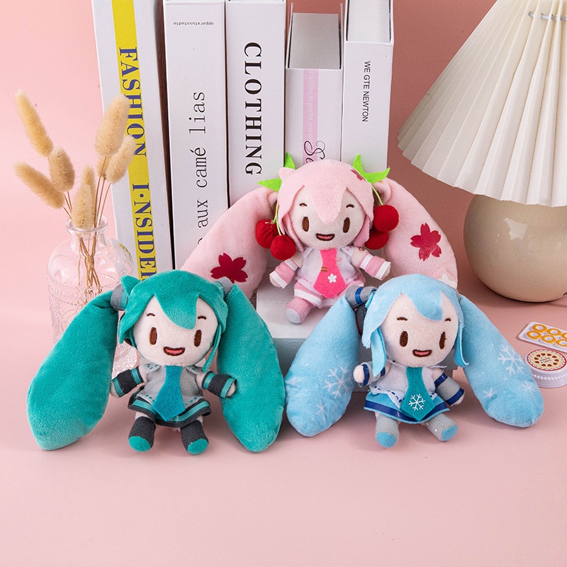 Gantungan Kunci Boneka Hatsune Miku Bulu Pendek Lembut Dengan Butterfly Bow