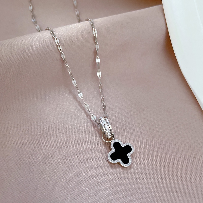 Xiaoboacc Kalung Titanium Steel Melingkar Semanggi Beruntung Untuk Wanita Lapis Emas Zirkon Kerah Necklace