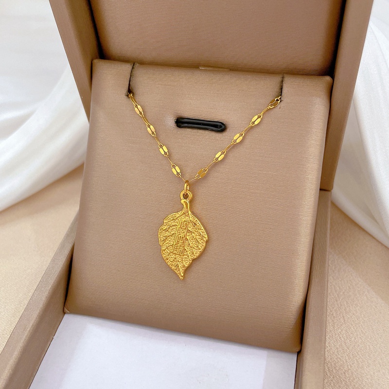 Xiaoboacc Baja Titanium Wanita Gadis Sederhana Berlapis Emas Klavikula Rantai Chocker Kalung