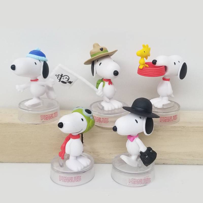 Set 5pcs Figure Snoopy Pvc Untuk Hiasan Meja Dan Susun Model Lucu Dan Warna Warni