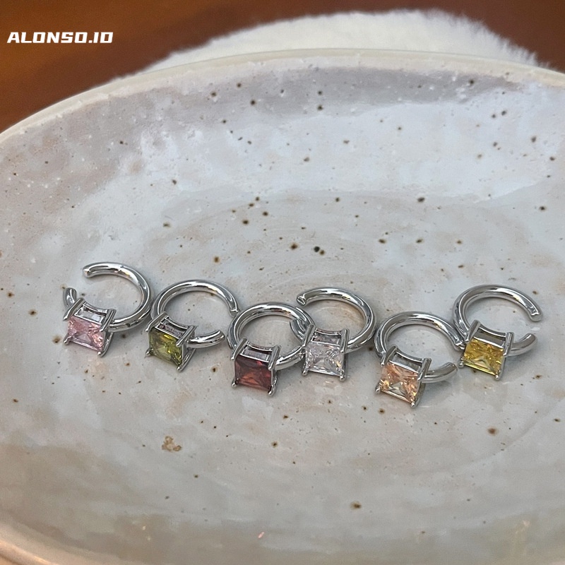 Anting Klip Telinga Zirkon Geometris Aksesoris Tren Mewah Ringan Simple