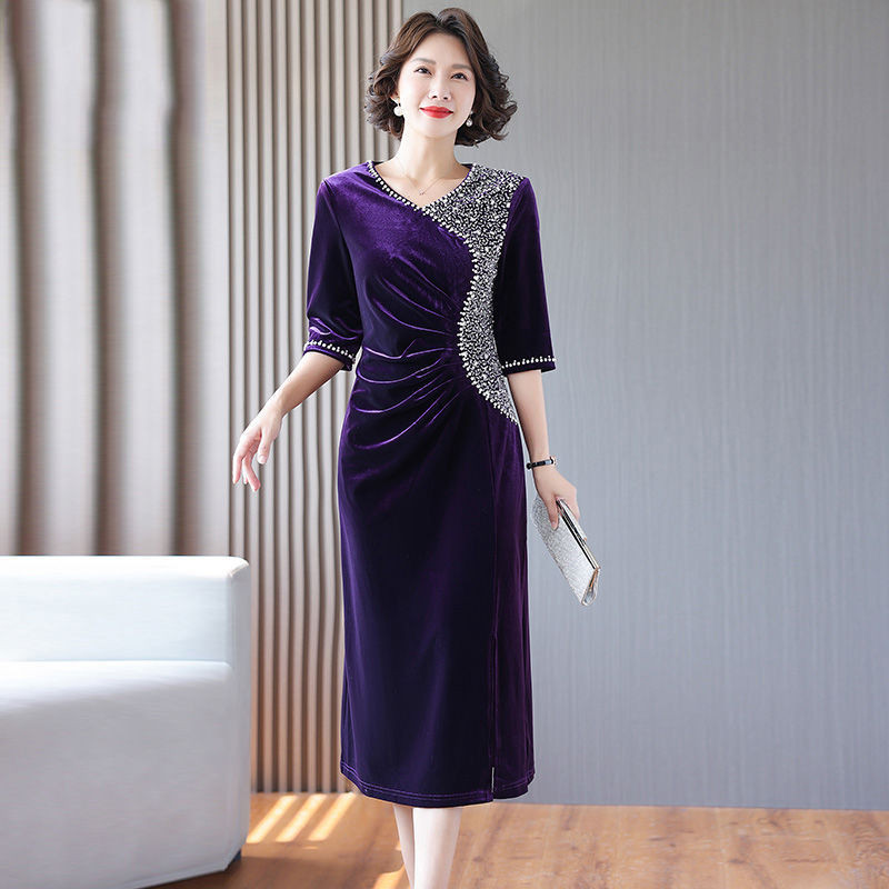 Cheongsam yang ditingkatkan gaya Cina ibu mertua Xi dapat dikenakan sebagai gaun roti panggang, gaun