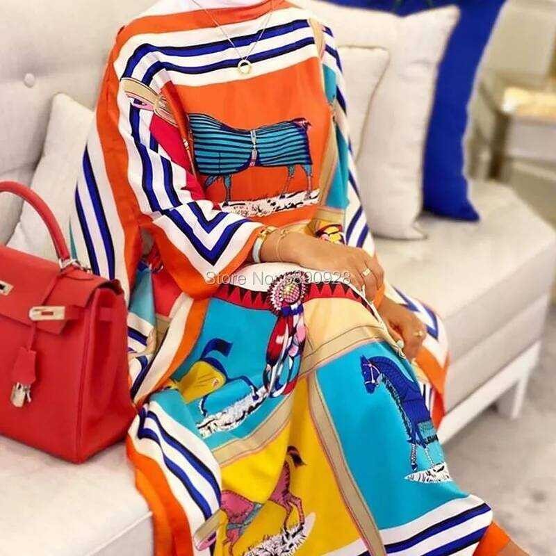 Fashion Blogger Afrika Merekomendasikan Gaun Kaftan Maxi Sutra Cetak Populer Longgar Musim Panas Pan
