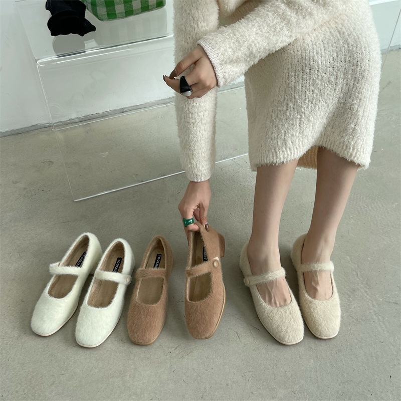 Sepatu Wanita Gaya peri merah jaringan nenek rambut Mink Mid Heel sepatu untuk wanita dengan insulas