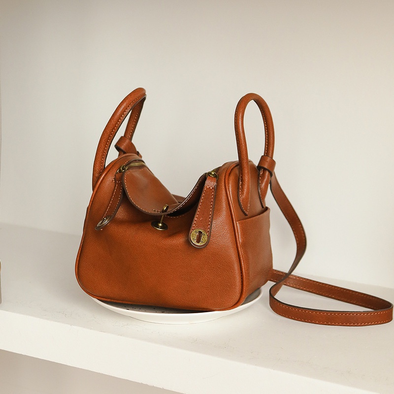 [New Trend] Tas Wanita  Bag Kulit asli Lindy untuk Wanita Musim semi/Musim panas 2023 Bag Kualitas T