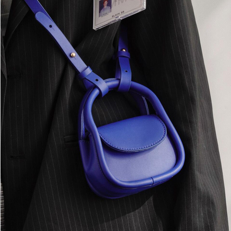 Sebuah tangan desain niche untuk wanita pada tahun 2021, Klein Blue Mini Earphone Bag, internet Red 