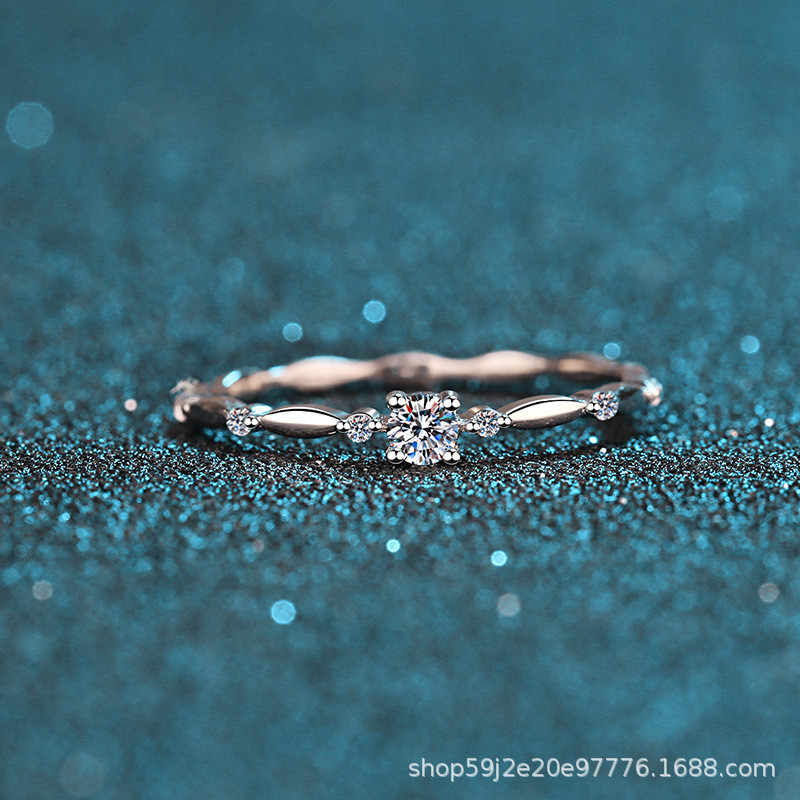 Cincin Baris Moissanite 10 Poin Cincin Perak S925 Reinkarnasi Empat Cakar Seribu Tahun untuk Wanita