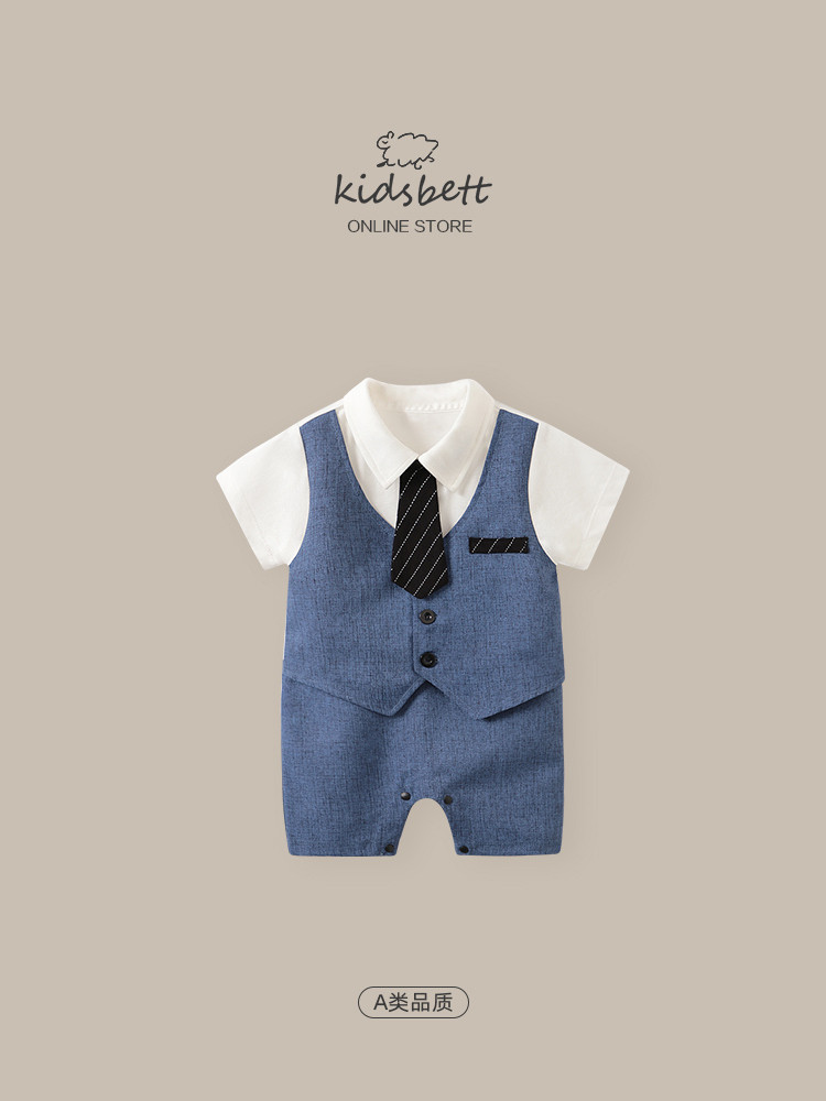 Bayi tipis baru lahir laki-laki bayi kolektif bulan penuh seratus hari baju jubah tahun pakaian musi