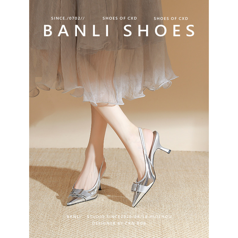 Banli perak temperamen tinggi sepatu wanita 2025 musim panas baru dengan gaun bertemu halus belakang