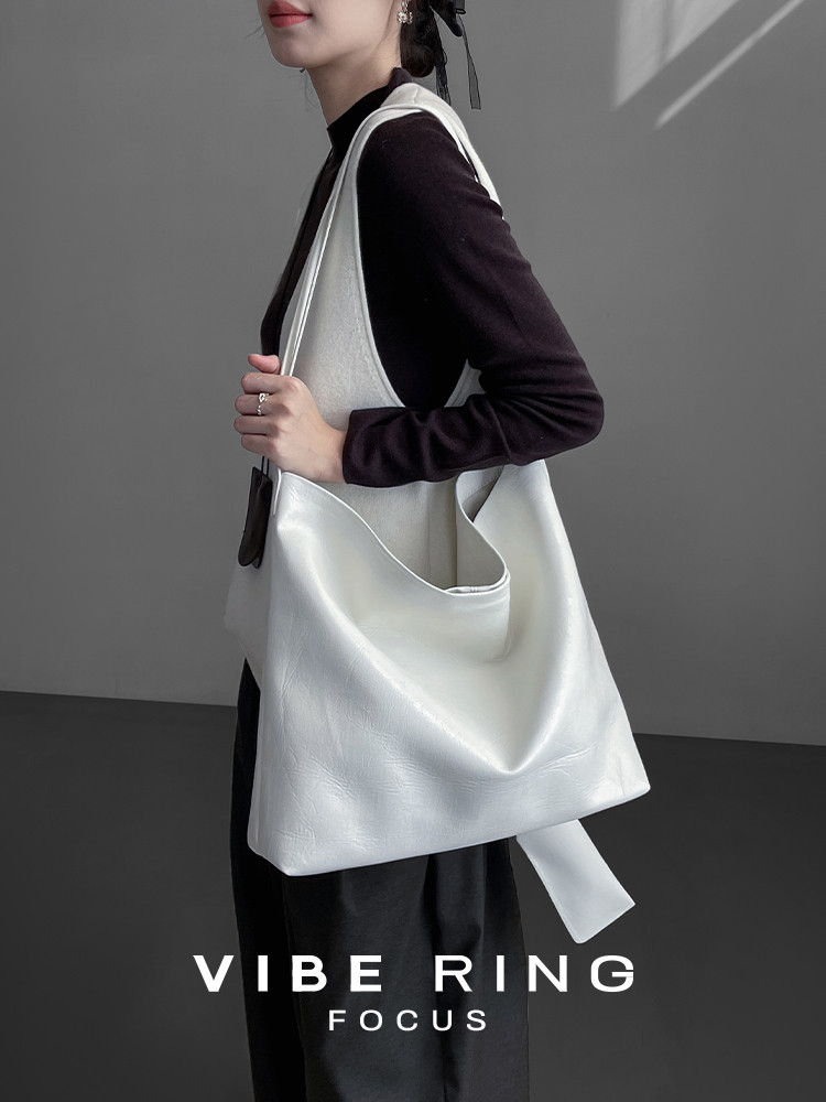 38 Wanita Hadiah Hari Ulang Tahun Praktis untuk Ibu Guru Teman Sekolah Cahaya tas mewah