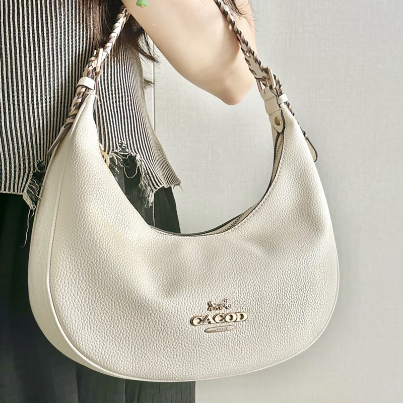 12304; One off Zone  toko diskon gudang Hong Kong, selebriti internet, ahli gaya yang sama menyarank