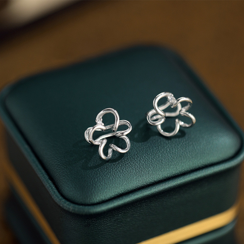 Klip telinga bunga tanpa tindik telinga untuk wanita 2024 anting mewah ringan kelas atas baru anting