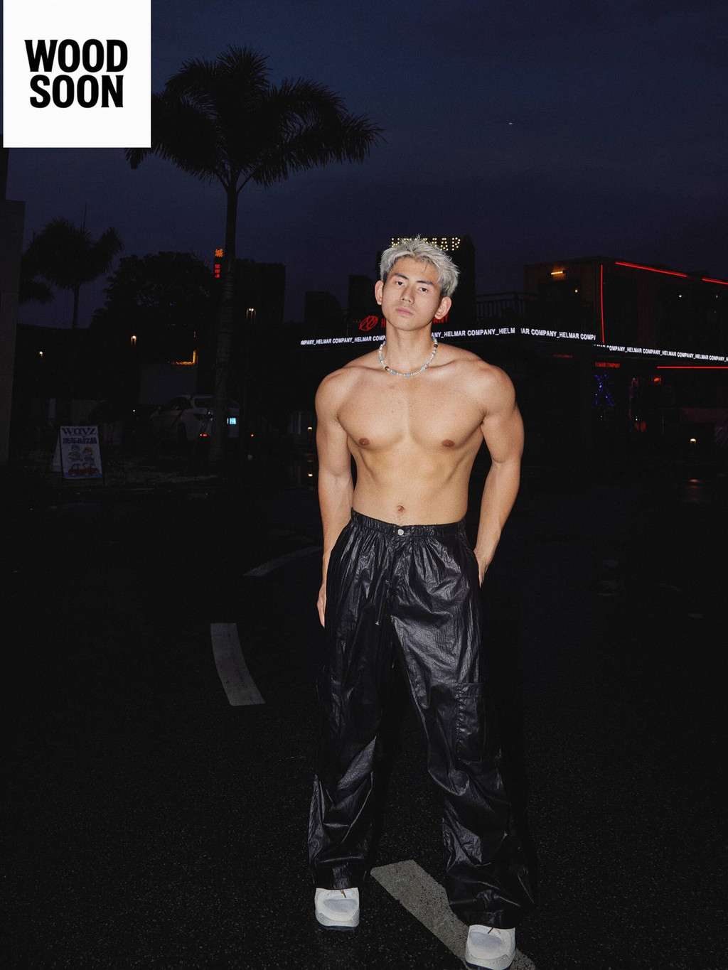 PAPASLILMONSTER  Celana Kulit Hitam Longgar Jalanan Amerika untuk Pria Gaya Plastik Niche Celana Pan