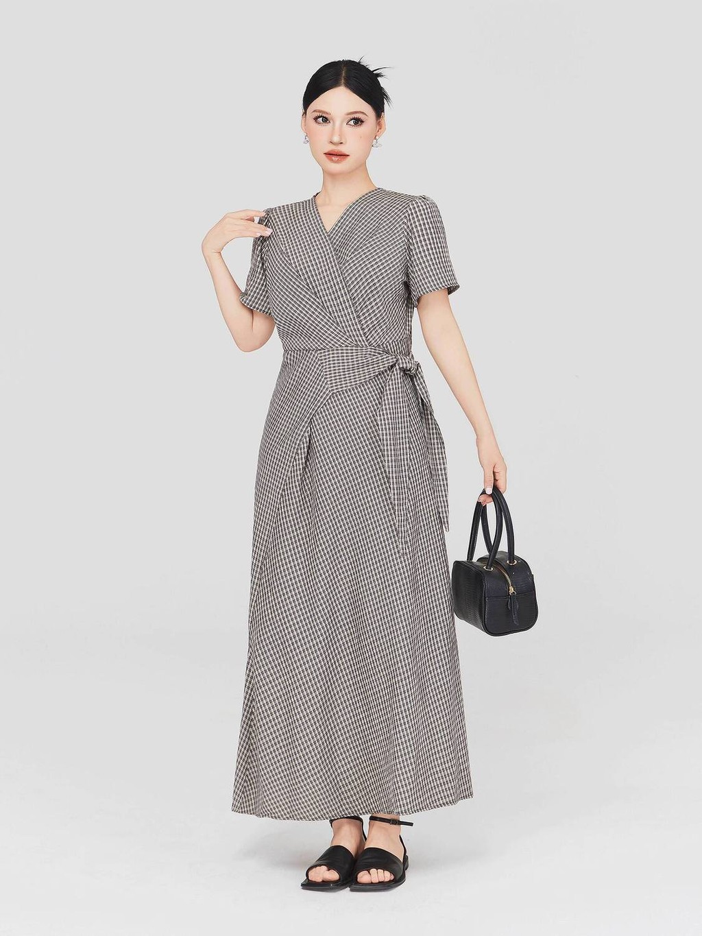 

Kotak-Kotak untuk Wanita Musim Panas Ukuran Plus Elegan Istirahat Teh Gaya Prancis V-Leher Desain Menyerut Pinggang