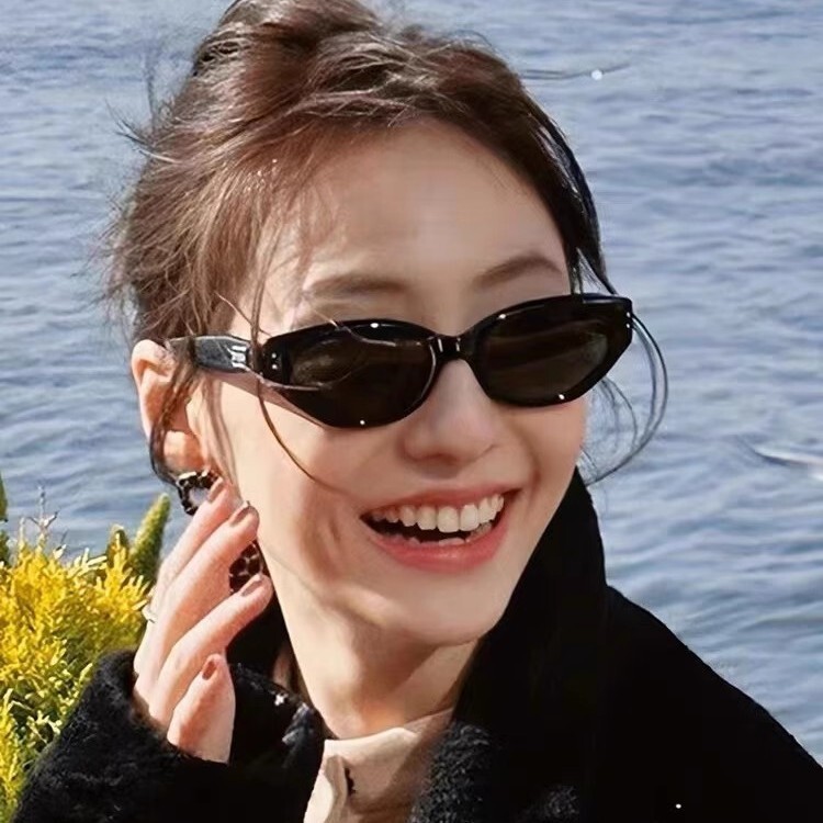 Kacamata Rococo Zhang Ruonan untuk Wanita Kacamata Mata Kucing GM 2025 Gaya Tinggi Baru Yu Shuxin Ya