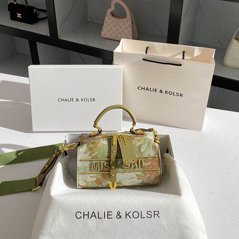 Tas Import Wanita  Bekas kecil di Boston 2024 tas bantal baru