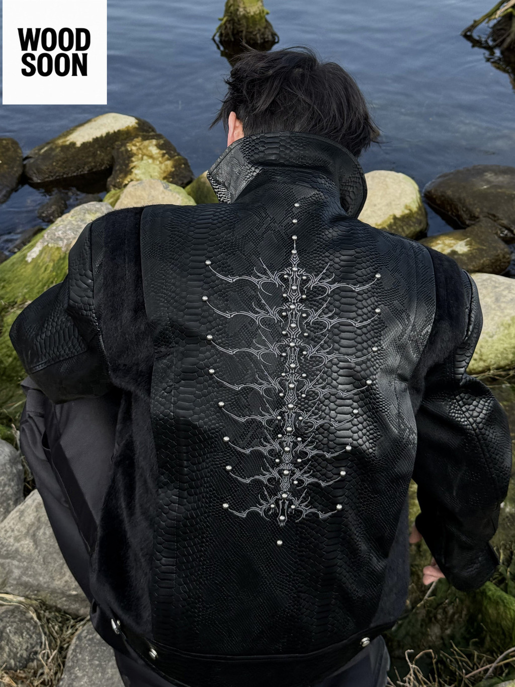 Pria Desain Mata Hip-Hop INS Pola Niche Patchwork Ular Rivet Bordir Jaket Kulit PU