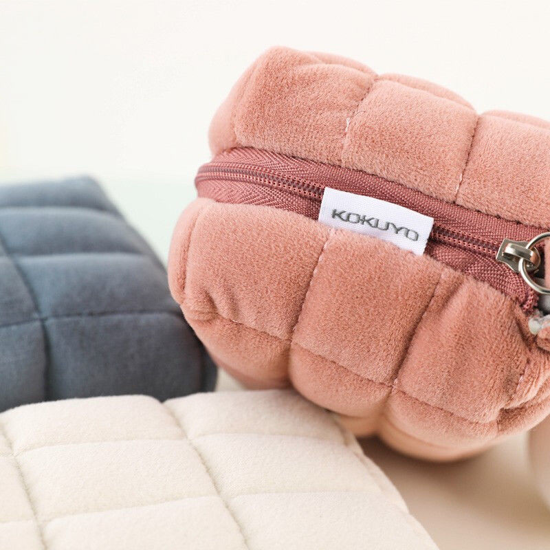 

Tas Penyimpanan Tas Pensil Kokuyo Jepang Bantal Lembut Tas Bantal Super Lembut Tas Pena Bantal Pelu