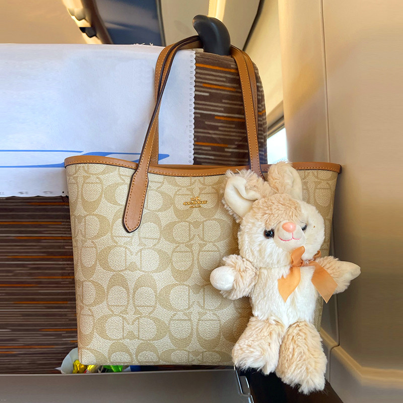 Ahli pembebasan gudang Hong Kong merekomendasikan pemilihan produk yang baik untuk 2024-018 trendy b