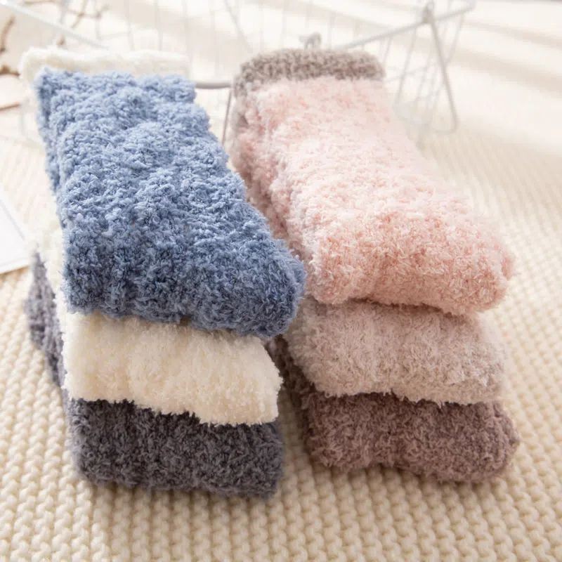 Kaus kaki beludru karang kaus kaki berbulu wanita musim dingin ditambah kaus kaki kurungan tidur teb