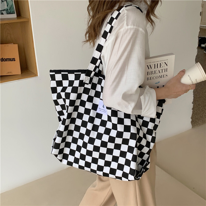 Tas Wanita  18182 canvas papan cek hitam putih Jepang dan Korea, bahu kapasitas besar wanita, tas mu
