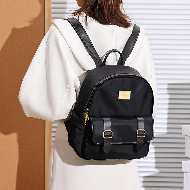 Tas Ransel Wanita  Oxford mini versatile untuk wanita 2025 baru fashionable casual ringan Tas belaka