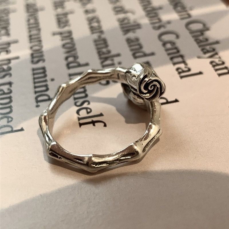 Cincin Bunga Retro Mawar Unik Berlapis Perak Antik Eropa dan Amerika Cincin Pribadi Modis Desain Cer