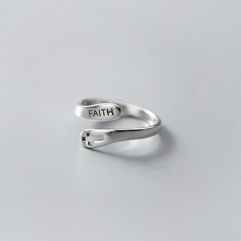 Penjualan Terlaris Lintas Batas Gaya Baru Retro Iman Lama Iman Berongga Cincin Salib Huruf Cincin T