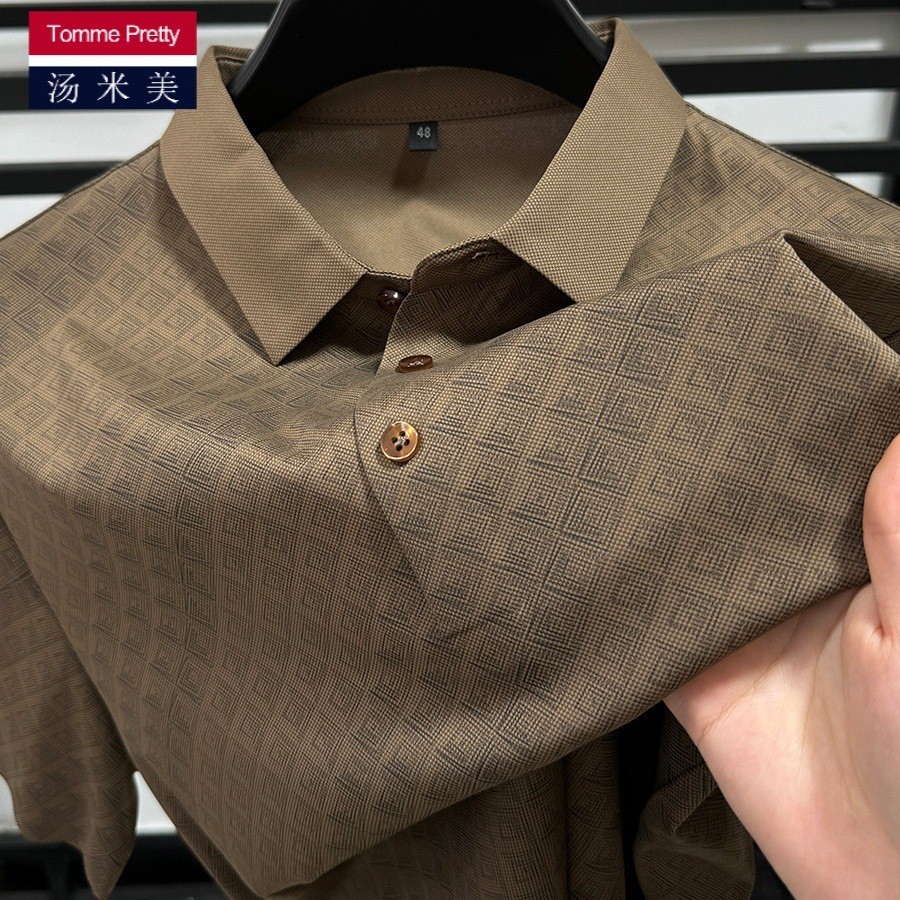 Kaos Polo Shirt Kerah Pria  Musim panas sutra bersinar baju polo pria fashion tinggi dicetak T-shirt