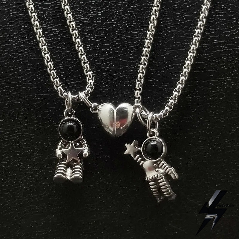 Kalung pasangan Kalung couple  Kalung couple stainless steel  Kalung pasangan astronot magnet lionti